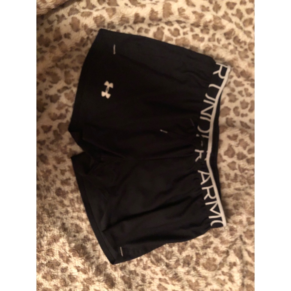 underarmor workout shorts.